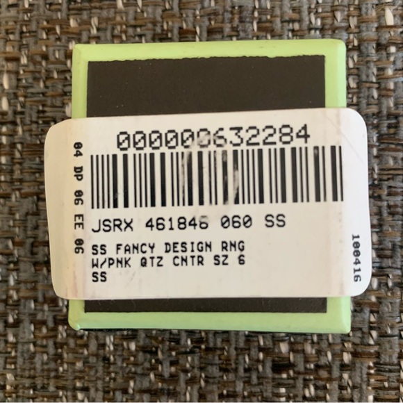 ✨Host Pick✨ Sterling Silver pink colored CZ ring sz 6 - Picture 3 of 4